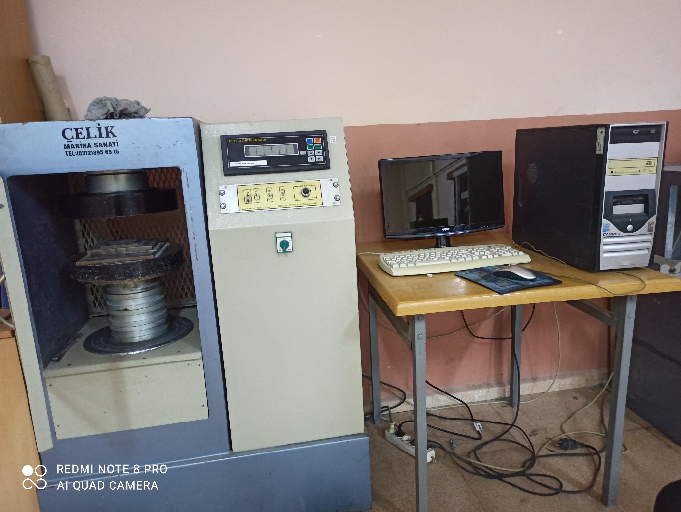 17-Beton Basınç Cihazı